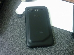 htc-buttonless-verizon-backside-in-the-wild